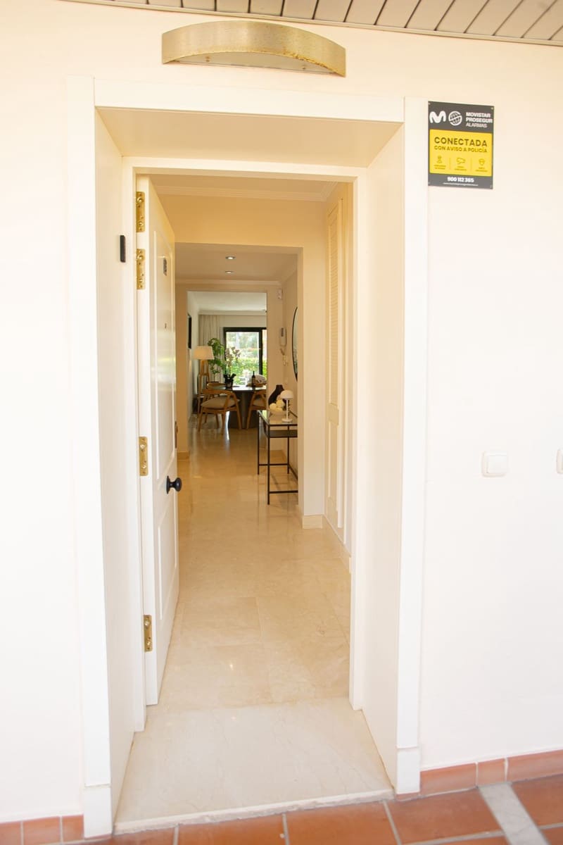 3 makuuhuone Asunto myytävänä paikassa Marbella mukana uima-altaan - 655 000 € (Ref: 9500668)