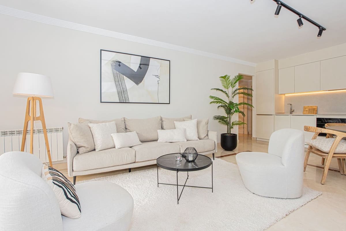 3 makuuhuone Asunto myytävänä paikassa Marbella mukana uima-altaan - 655 000 € (Ref: 9500668)