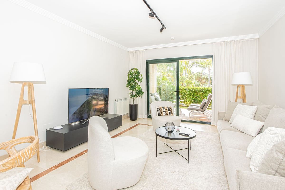 3 makuuhuone Asunto myytävänä paikassa Marbella mukana uima-altaan - 655 000 € (Ref: 9500668)