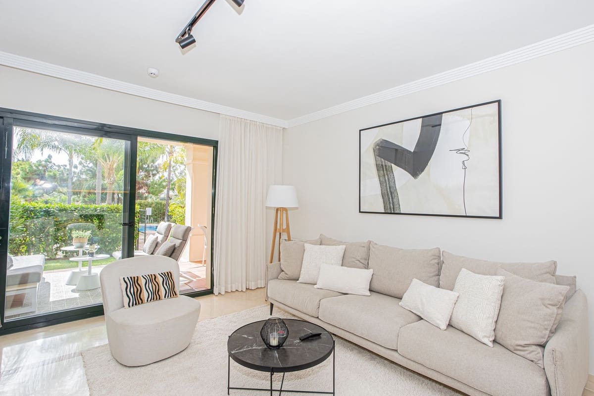 3 makuuhuone Asunto myytävänä paikassa Marbella mukana uima-altaan - 655 000 € (Ref: 9500668)