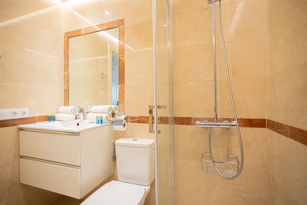 3 makuuhuone Asunto myytävänä paikassa Marbella mukana uima-altaan - 655 000 € (Ref: 9500668)