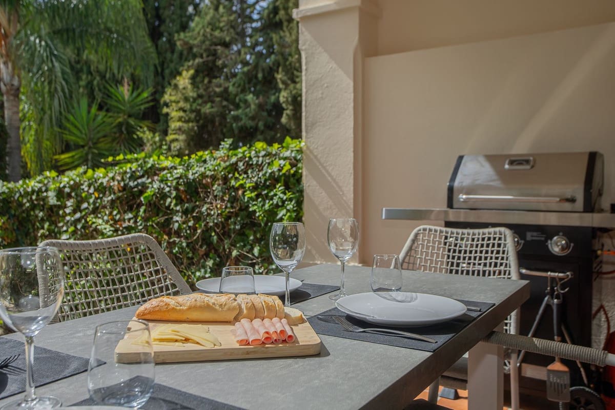 3 makuuhuone Asunto myytävänä paikassa Marbella mukana uima-altaan - 655 000 € (Ref: 9500668)