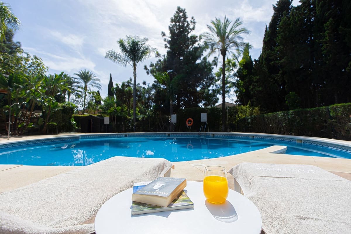 3 makuuhuone Asunto myytävänä paikassa Marbella mukana uima-altaan - 655 000 € (Ref: 9500668)