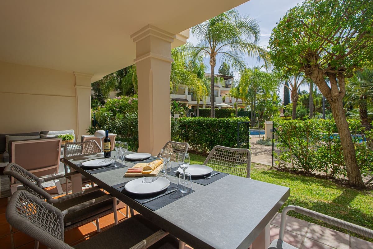 3 makuuhuone Asunto myytävänä paikassa Marbella mukana uima-altaan - 655 000 € (Ref: 9500668)