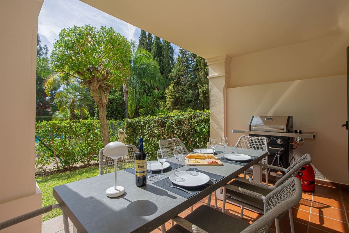 3 makuuhuone Asunto myytävänä paikassa Marbella mukana uima-altaan - 655 000 € (Ref: 9500668)