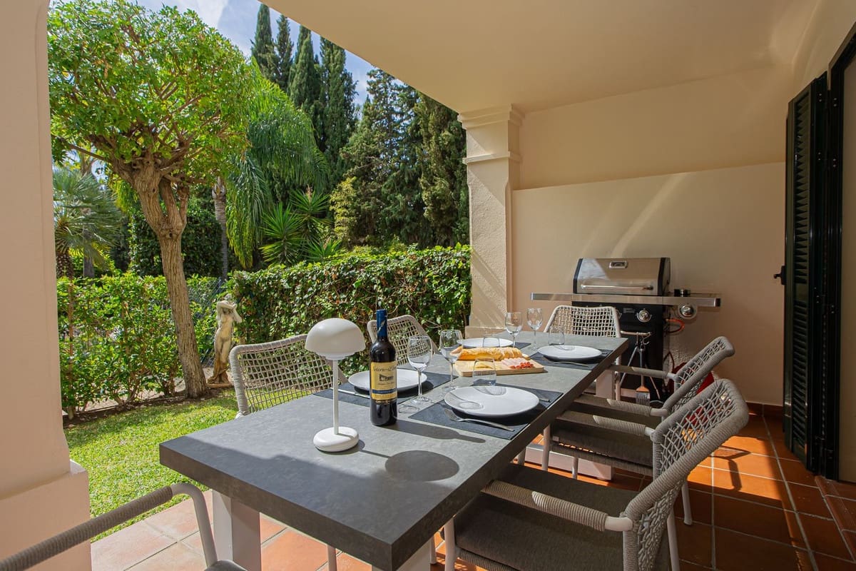 3 makuuhuone Asunto myytävänä paikassa Marbella mukana uima-altaan - 655 000 € (Ref: 9500668)