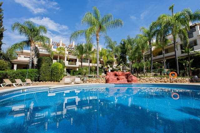 3 makuuhuone Asunto myytävänä paikassa La Dama de Noche - La Alzambra, Marbella mukana uima-altaan - 655 000 € (Ref: 9500668)