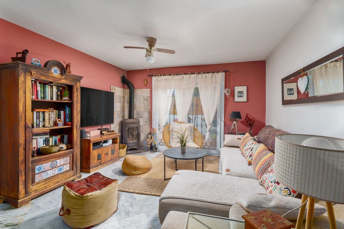 3 soveværelse Villa til salg i Marbella med swimmingpool garage - € 790.000 (Ref: 9500669)