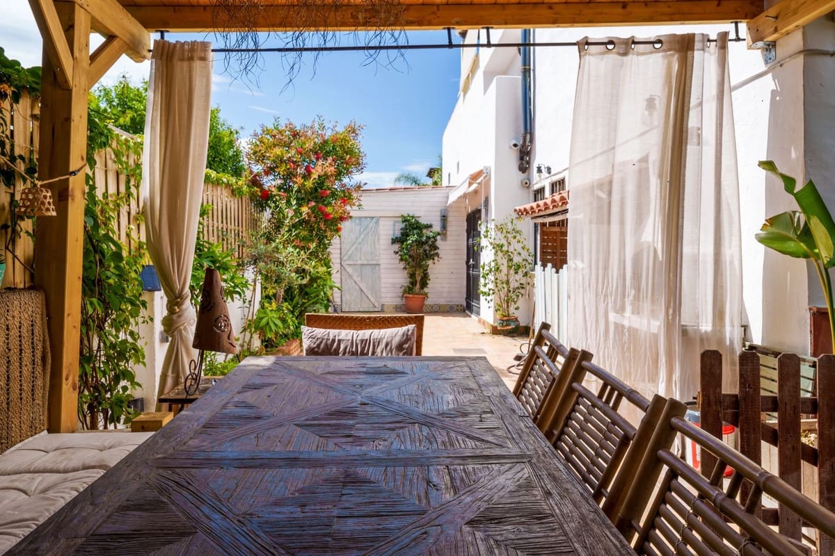 3 soveværelse Villa til salg i Marbella med swimmingpool garage - € 790.000 (Ref: 9500669)