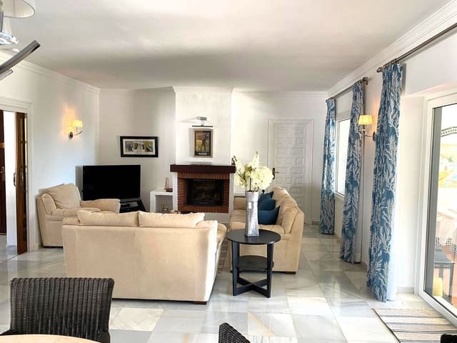 4 soveværelse Villa til salg i El Paraiso, Estepona med swimmingpool - € 1.600.000 (Ref: 9500670)