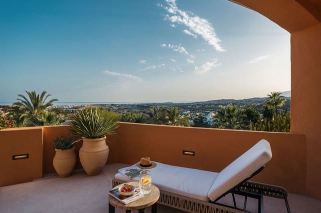 4 soverom Leilighet til salgs i Las Brisas, Marbella med svømmebasseng - € 2 750 000 (Ref: 9500675)