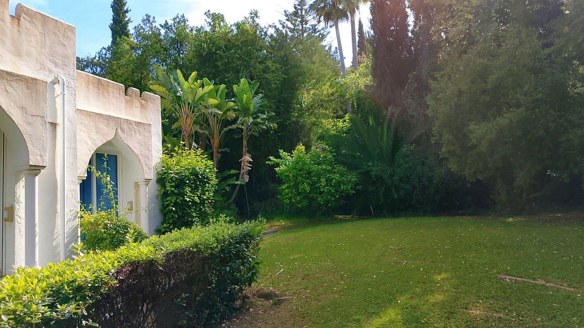 Chalet de 4 habitaciones en El Paraiso en venta con piscina - 1.850.000 € (Ref: 9500679)