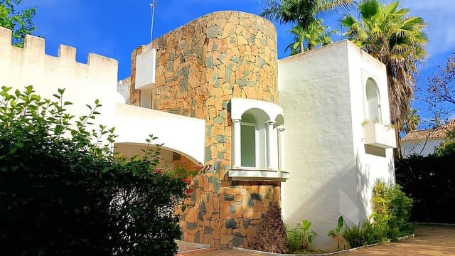 Chalet de 4 habitaciones en El Paraiso, Estepona en venta con piscina - 1.850.000 € (Ref: 9500679)