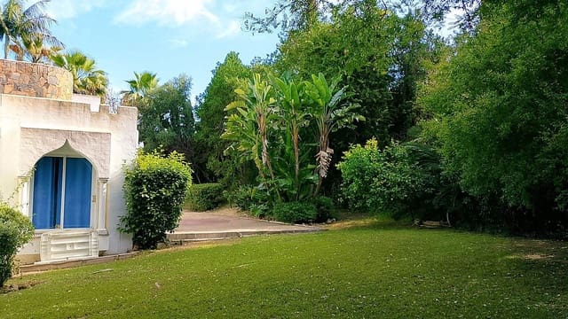 Chalet de 4 habitaciones en El Paraiso, Estepona en venta con piscina - 1.850.000 € (Ref: 9500679)