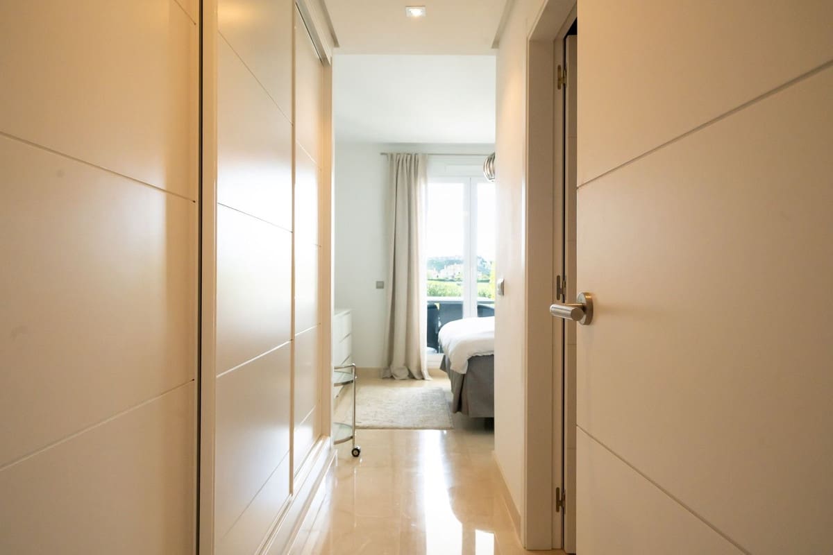 2 sypialnia Mieszkanie na sprzedaż w Benahavis z basenem garażem - 435 000 € (Ref: 9500680)