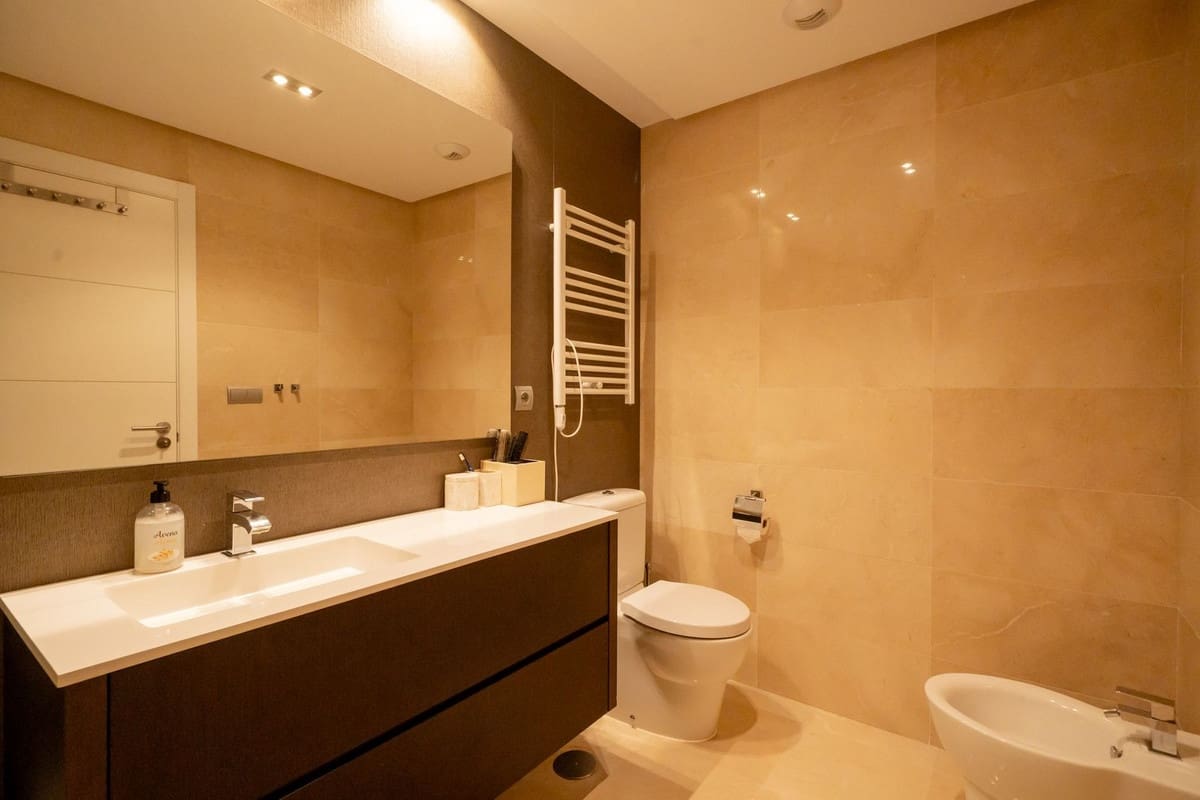 2 sypialnia Mieszkanie na sprzedaż w Benahavis z basenem garażem - 435 000 € (Ref: 9500680)