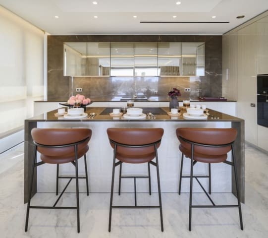 4 slaapkamer Villa te koop in Santa María, Marbella met zwembad - € 11.900.000 (Ref: 9500906)