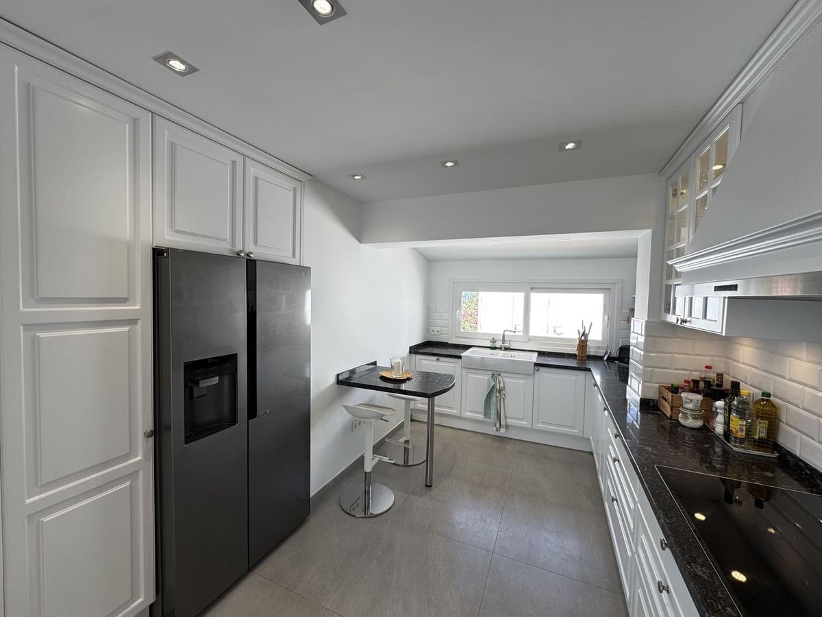 Chalet de 4 habitaciones en Mijas en venta con piscina - 1.750.000 € (Ref: 9500907)