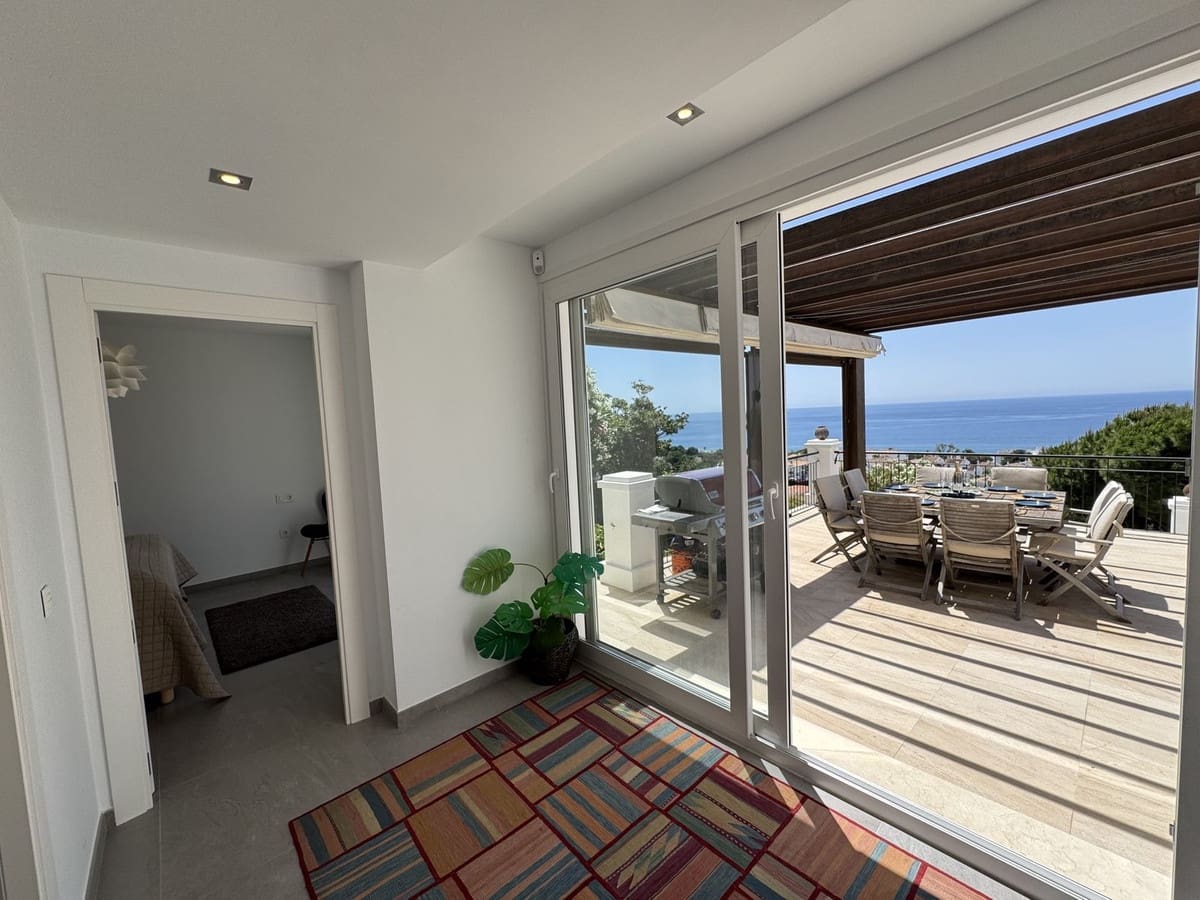 Chalet de 4 habitaciones en Mijas en venta con piscina - 1.750.000 € (Ref: 9500907)