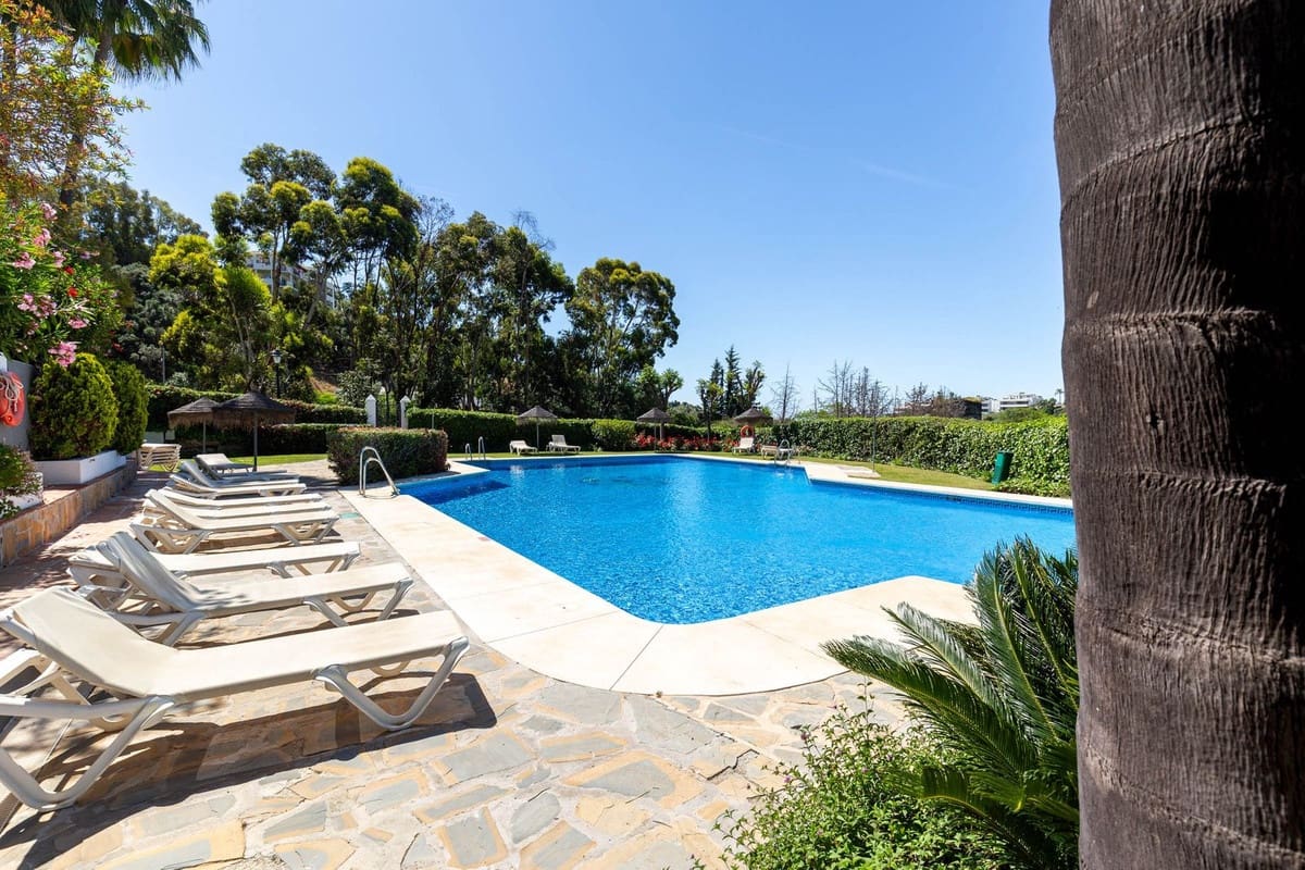 2 sypialnia Mieszkanie na sprzedaż w Benahavis z basenem garażem - 469 000 € (Ref: 9500908)