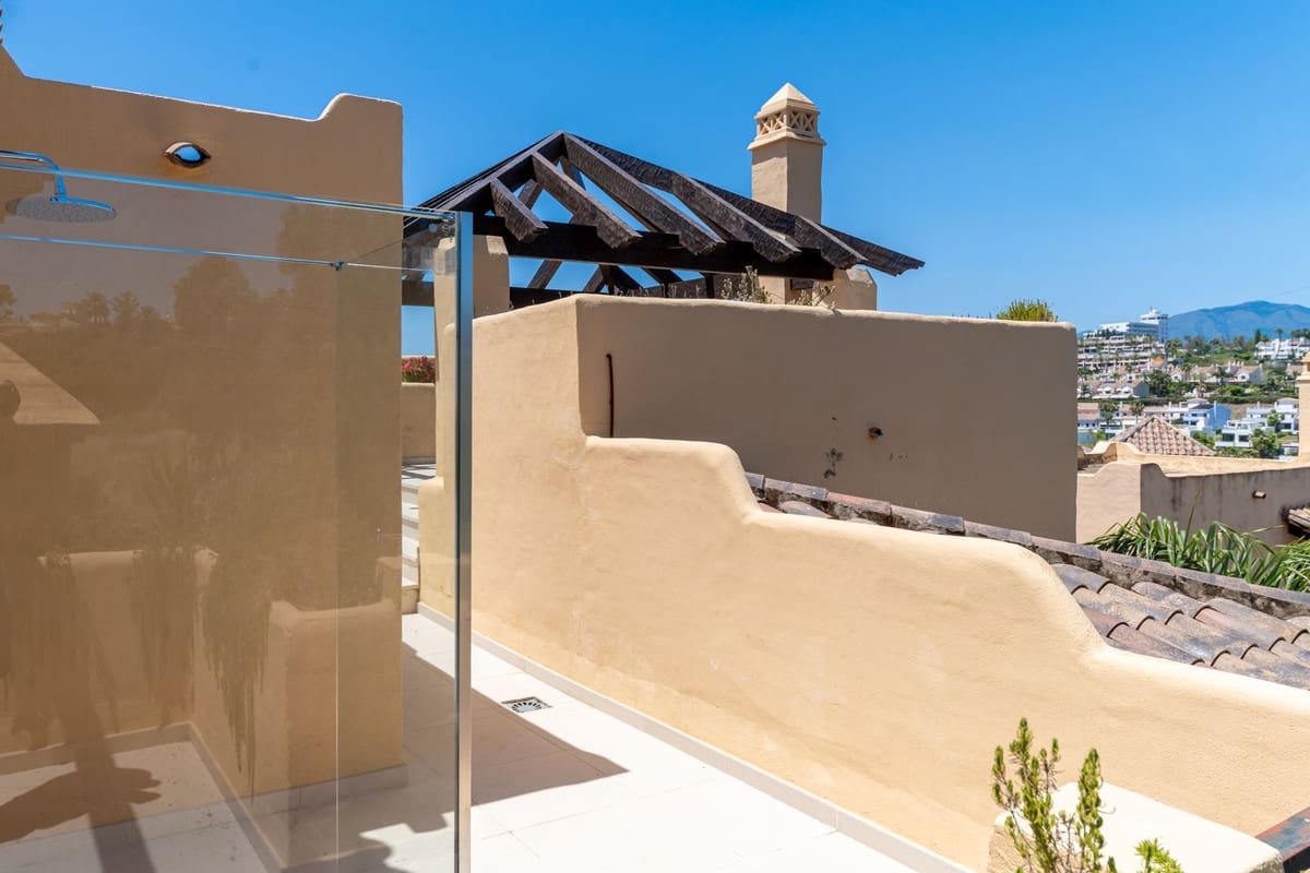 3 bedroom Flat for sale in New Golden Mile with pool garage - € 950,000 (Ref: 9500910)