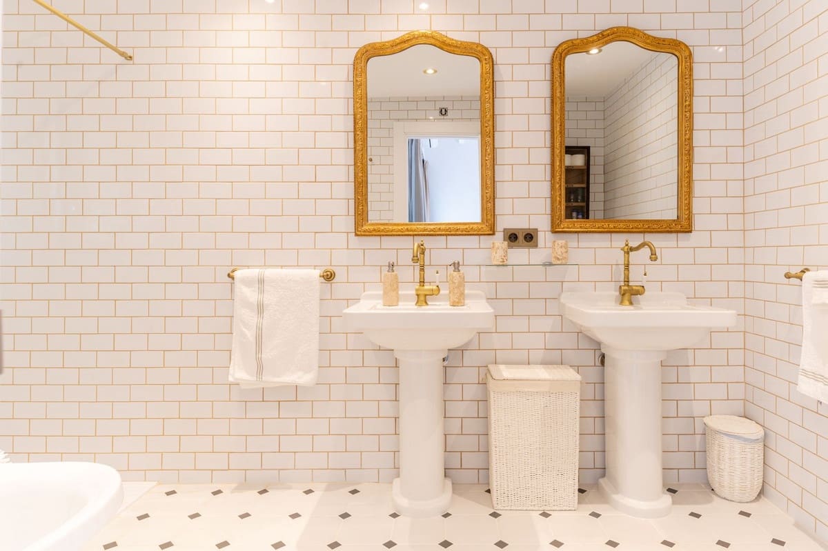 3 bedroom Flat for sale in New Golden Mile with pool garage - € 950,000 (Ref: 9500910)