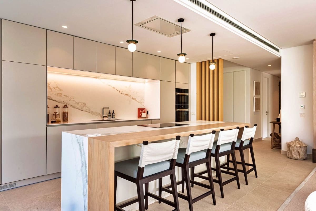 3 soveværelse Lejlighed til salg i Marbella med swimmingpool - € 1.595.000 (Ref: 9500913)