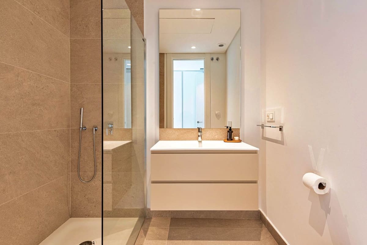 3 soveværelse Lejlighed til salg i Marbella med swimmingpool - € 1.595.000 (Ref: 9500913)