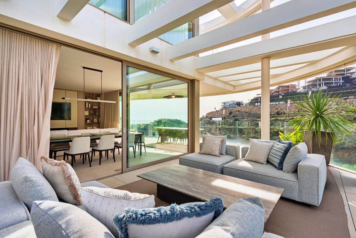 3 soveværelse Lejlighed til salg i Marbella med swimmingpool - € 1.595.000 (Ref: 9500913)