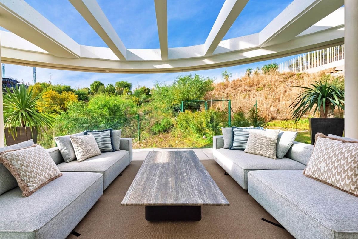 3 soveværelse Lejlighed til salg i Marbella med swimmingpool - € 1.595.000 (Ref: 9500913)