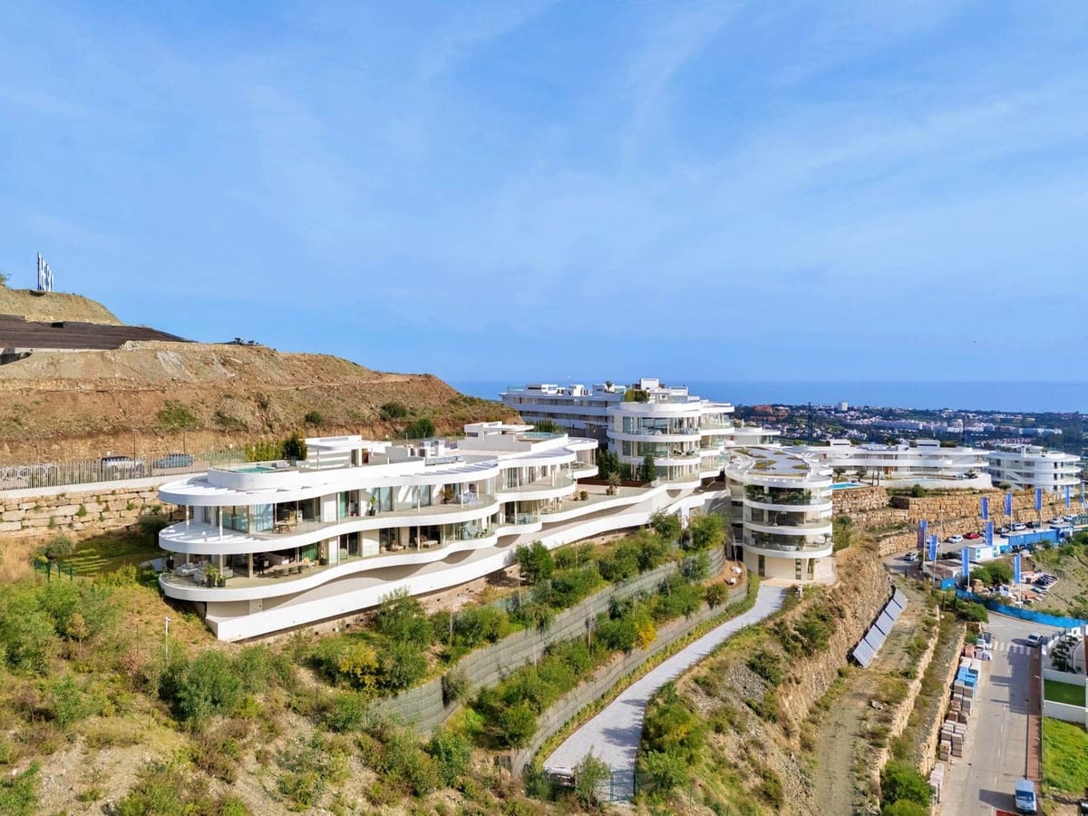 3 soveværelse Lejlighed til salg i Marbella med swimmingpool - € 1.595.000 (Ref: 9500913)