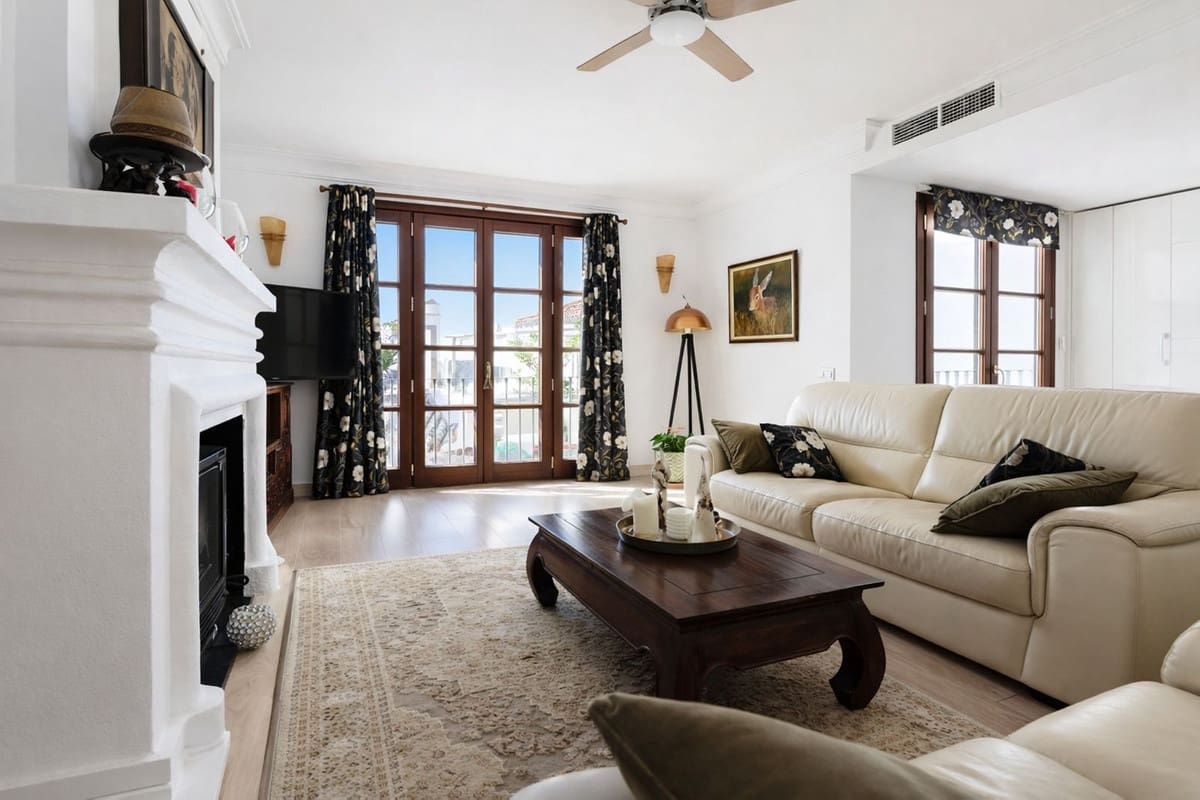 3 sovrum Villa till salu i Benahavis med pool garage - 725 000 € (Ref: 9503557)