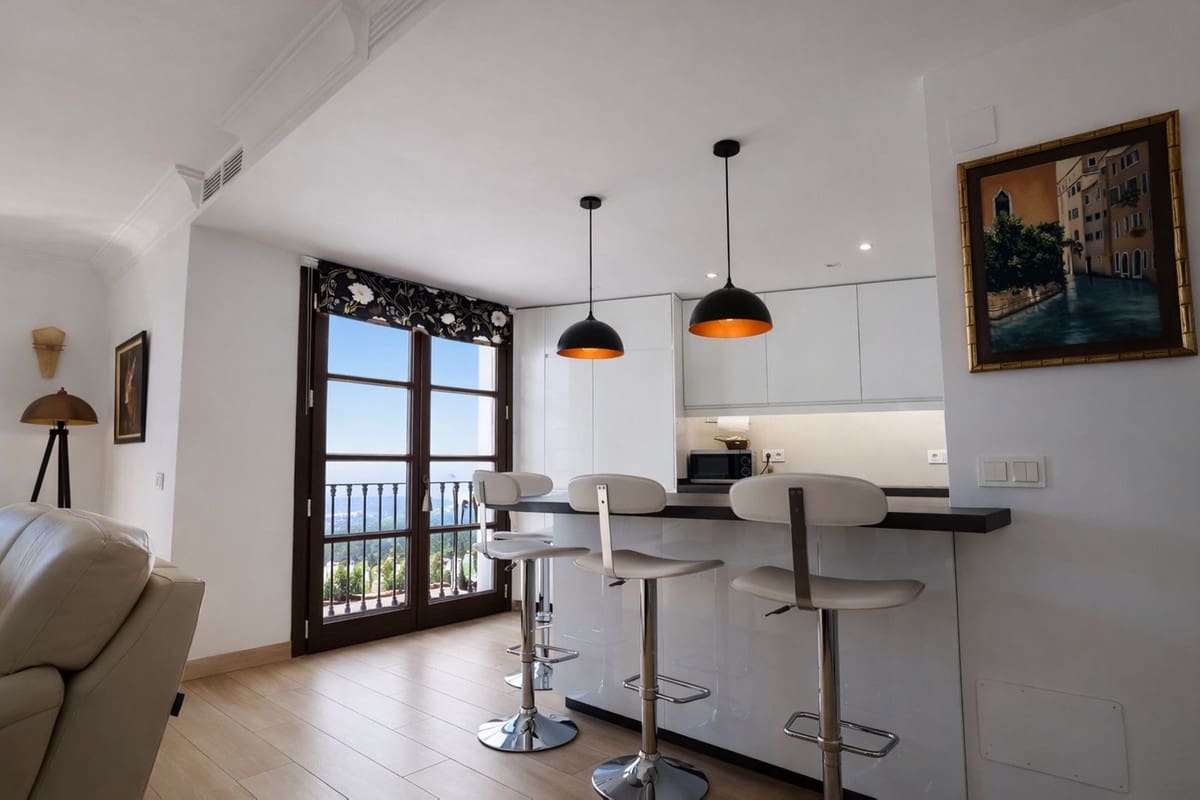 3 sovrum Villa till salu i Benahavis med pool garage - 725 000 € (Ref: 9503557)