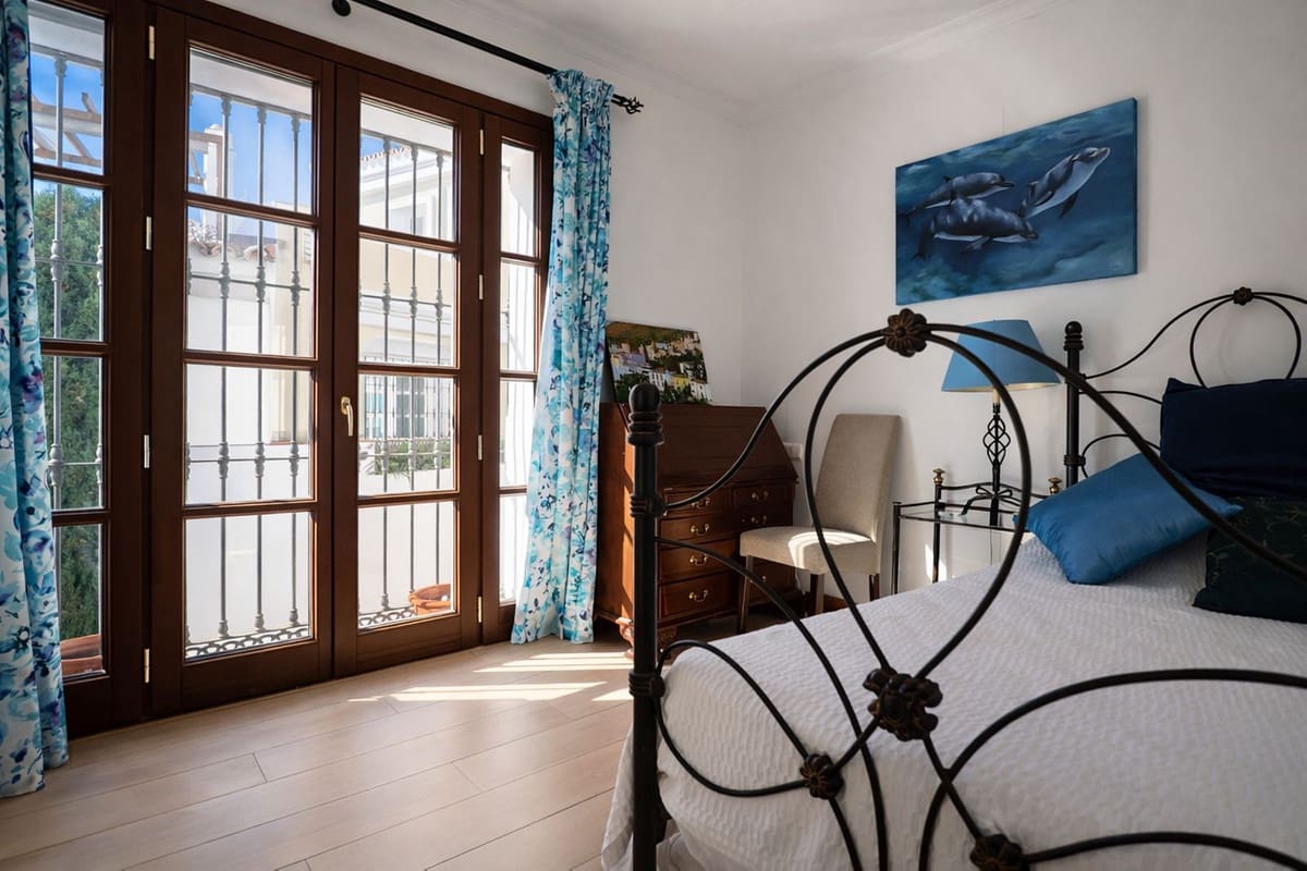 3 sovrum Villa till salu i Benahavis med pool garage - 725 000 € (Ref: 9503557)