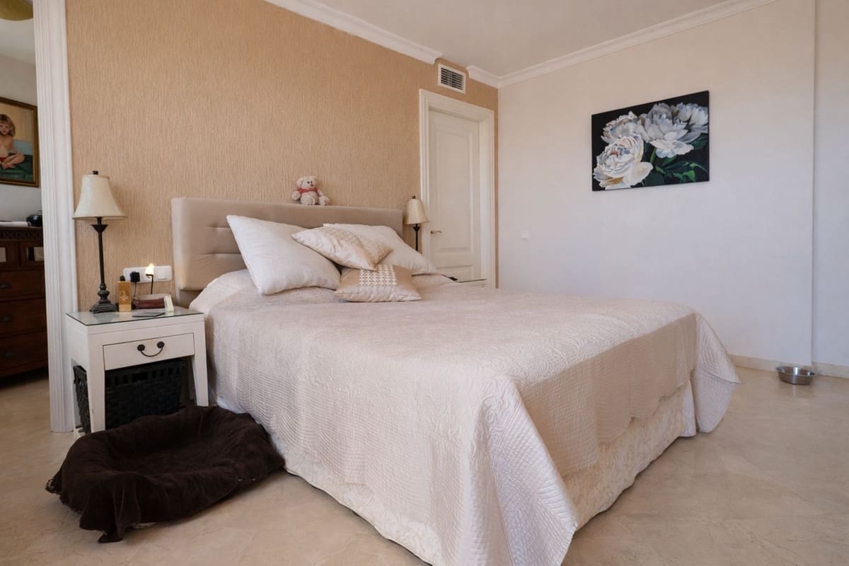 3 sovrum Villa till salu i Benahavis med pool garage - 725 000 € (Ref: 9503557)