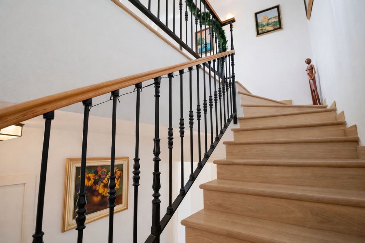 3 sovrum Villa till salu i Benahavis med pool garage - 725 000 € (Ref: 9503557)