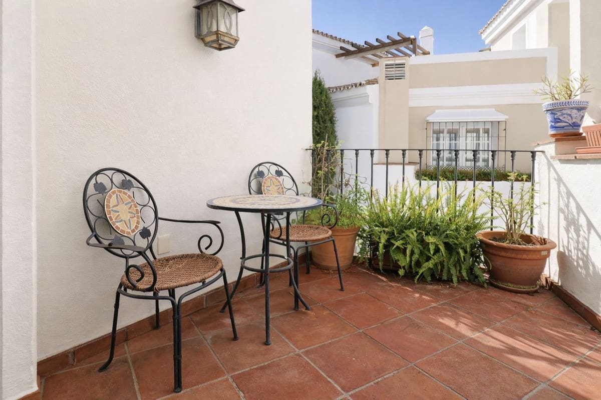 3 sovrum Villa till salu i Benahavis med pool garage - 725 000 € (Ref: 9503557)