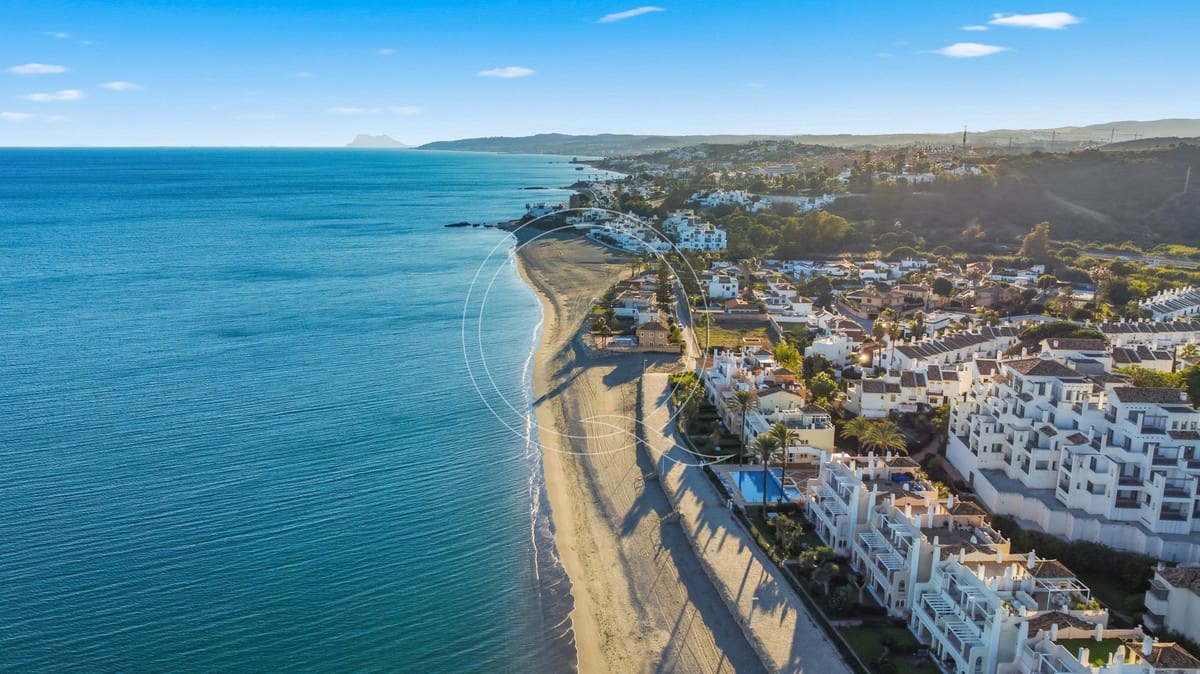 3 sypialnia Mieszkanie na sprzedaż w Estepona z basenem garażem - 849 000 € (Ref: 9503560)