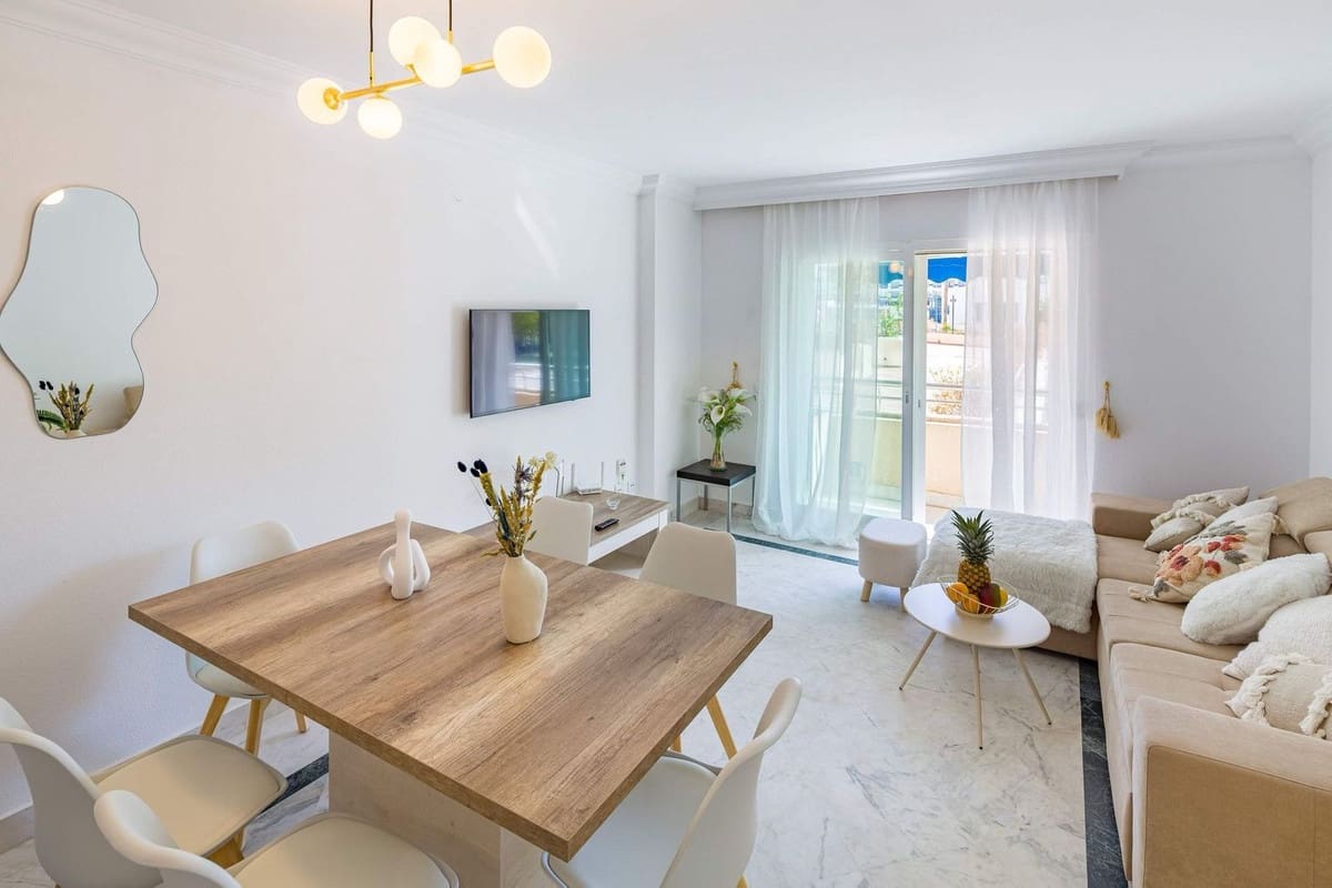 2 soverom Leilighet til salgs i Marbella med svømmebasseng garasje - € 682 000 (Ref: 9503561)