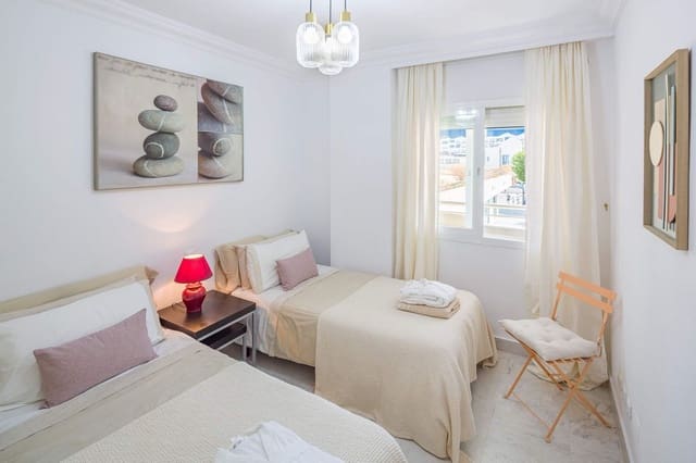 2 soverom Leilighet til salgs i Puerto Banus, Marbella med svømmebasseng garasje - € 682 000 (Ref: 9503561)