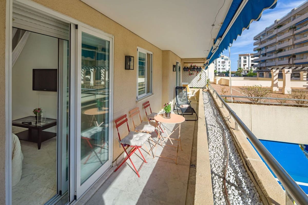 2 soverom Leilighet til salgs i Marbella med svømmebasseng garasje - € 682 000 (Ref: 9503561)