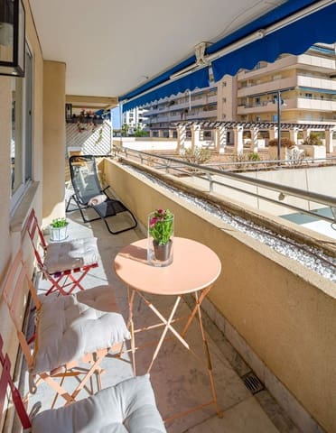 2 soverom Leilighet til salgs i Puerto Banus, Marbella med svømmebasseng garasje - € 682 000 (Ref: 9503561)