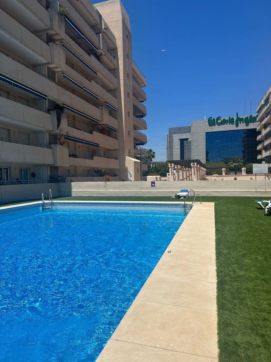 2 soverom Leilighet til salgs i Marbella med svømmebasseng garasje - € 682 000 (Ref: 9503561)