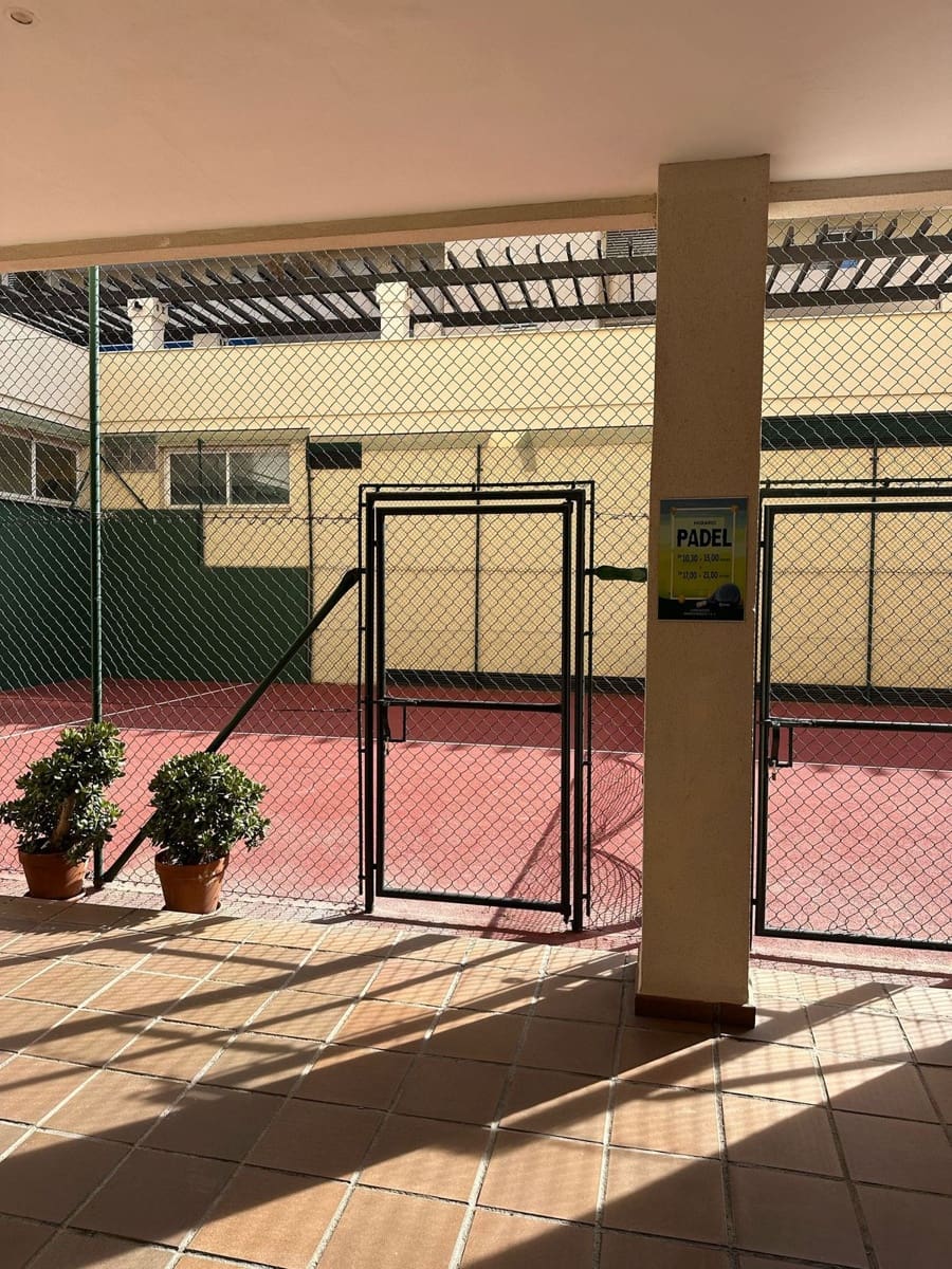 2 soverom Leilighet til salgs i Marbella med svømmebasseng garasje - € 682 000 (Ref: 9503561)