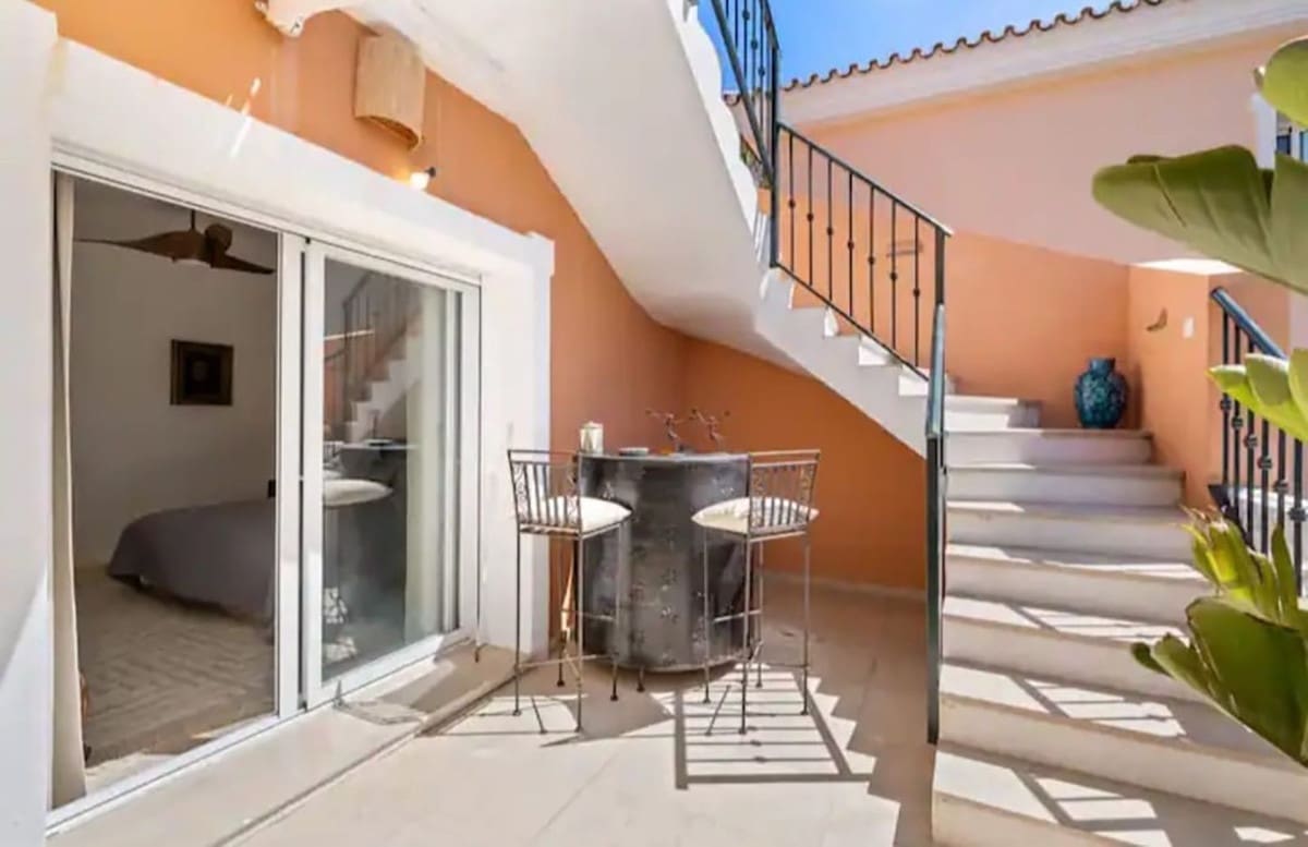 4 soveværelse Lejlighed til salg i New Golden Mile med swimmingpool garage - € 1.190.000 (Ref: 9503563)