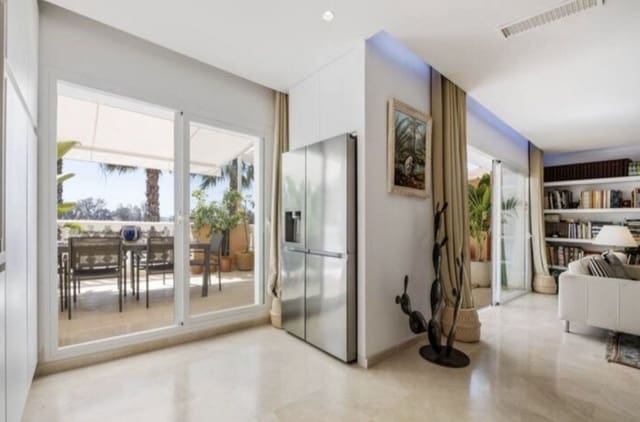 4 soveværelse Lejlighed til salg i La Concha - Resina Golf, Estepona med swimmingpool garage - € 1.190.000 (Ref: 9503563)