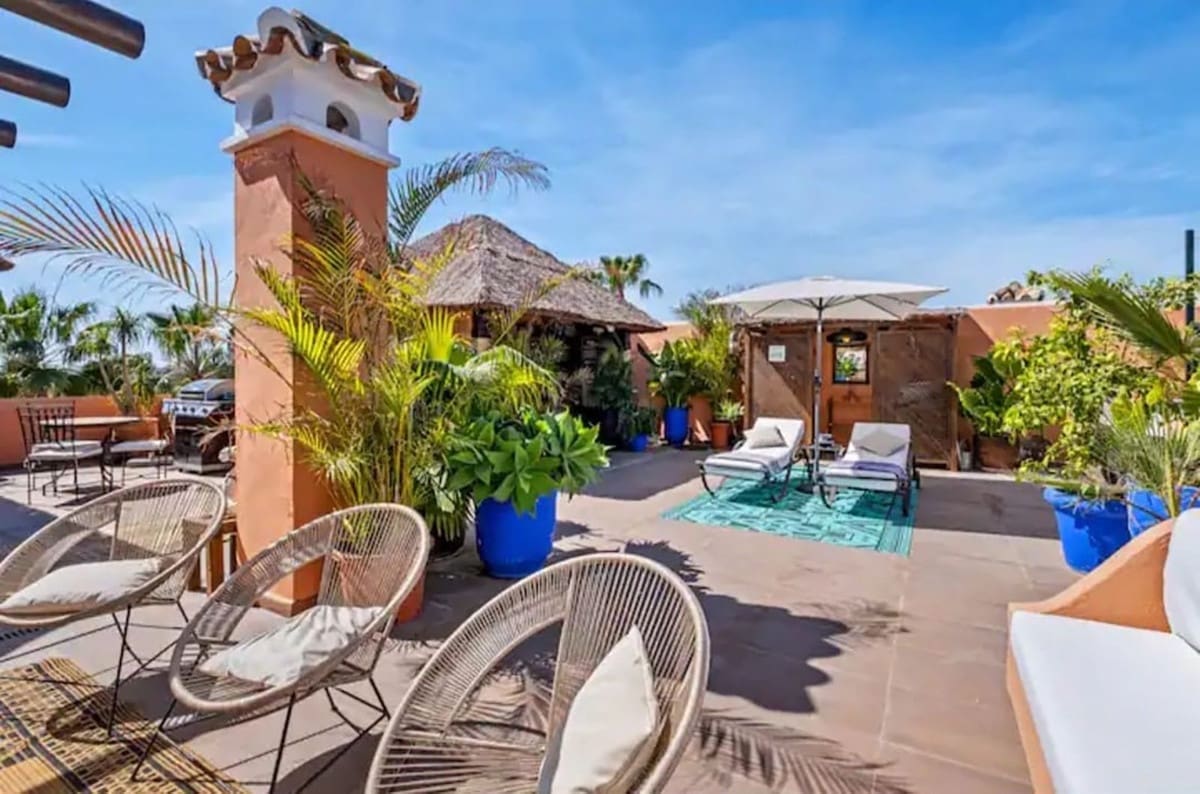 4 soveværelse Lejlighed til salg i New Golden Mile med swimmingpool garage - € 1.190.000 (Ref: 9503563)