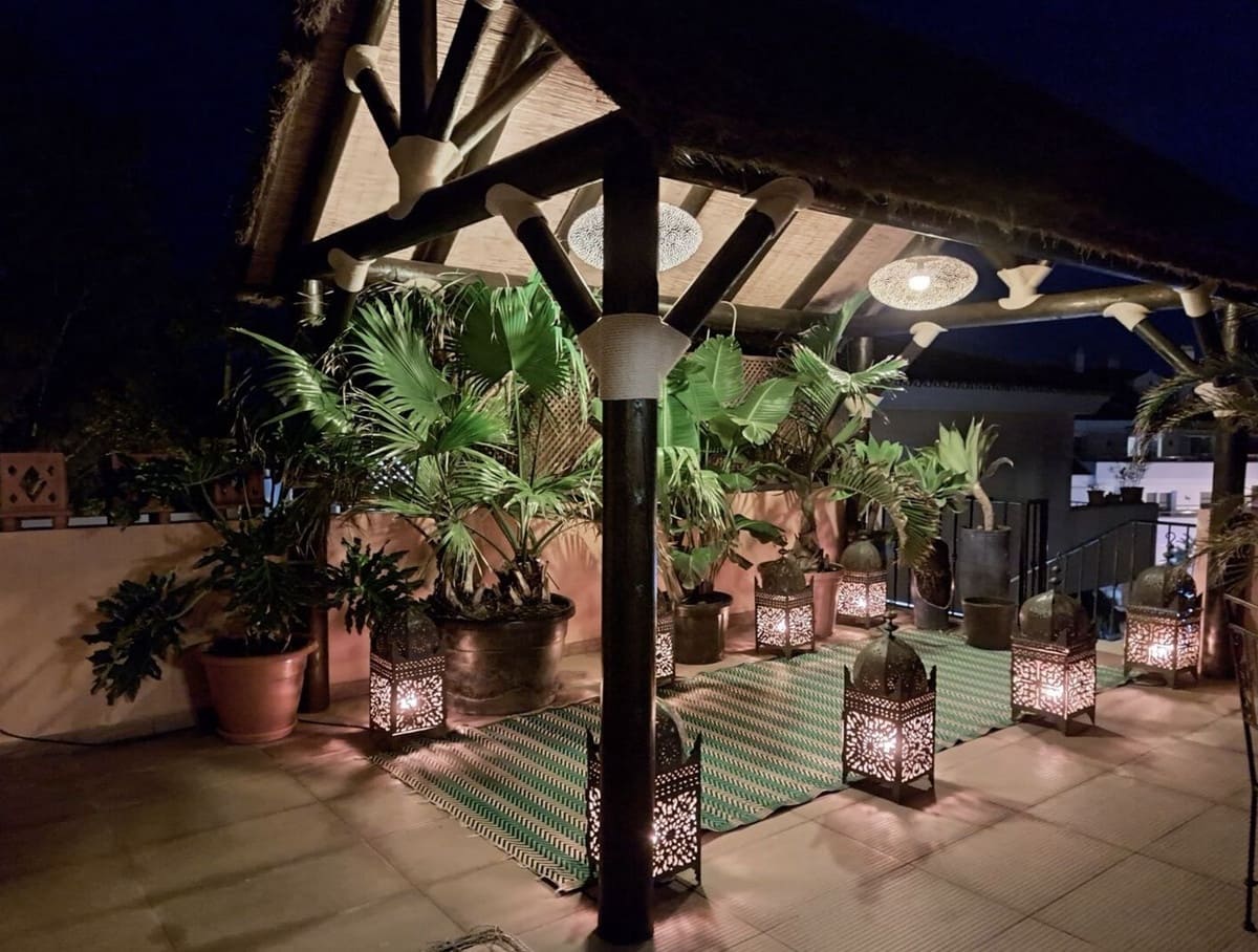 4 soveværelse Lejlighed til salg i New Golden Mile med swimmingpool garage - € 1.190.000 (Ref: 9503563)