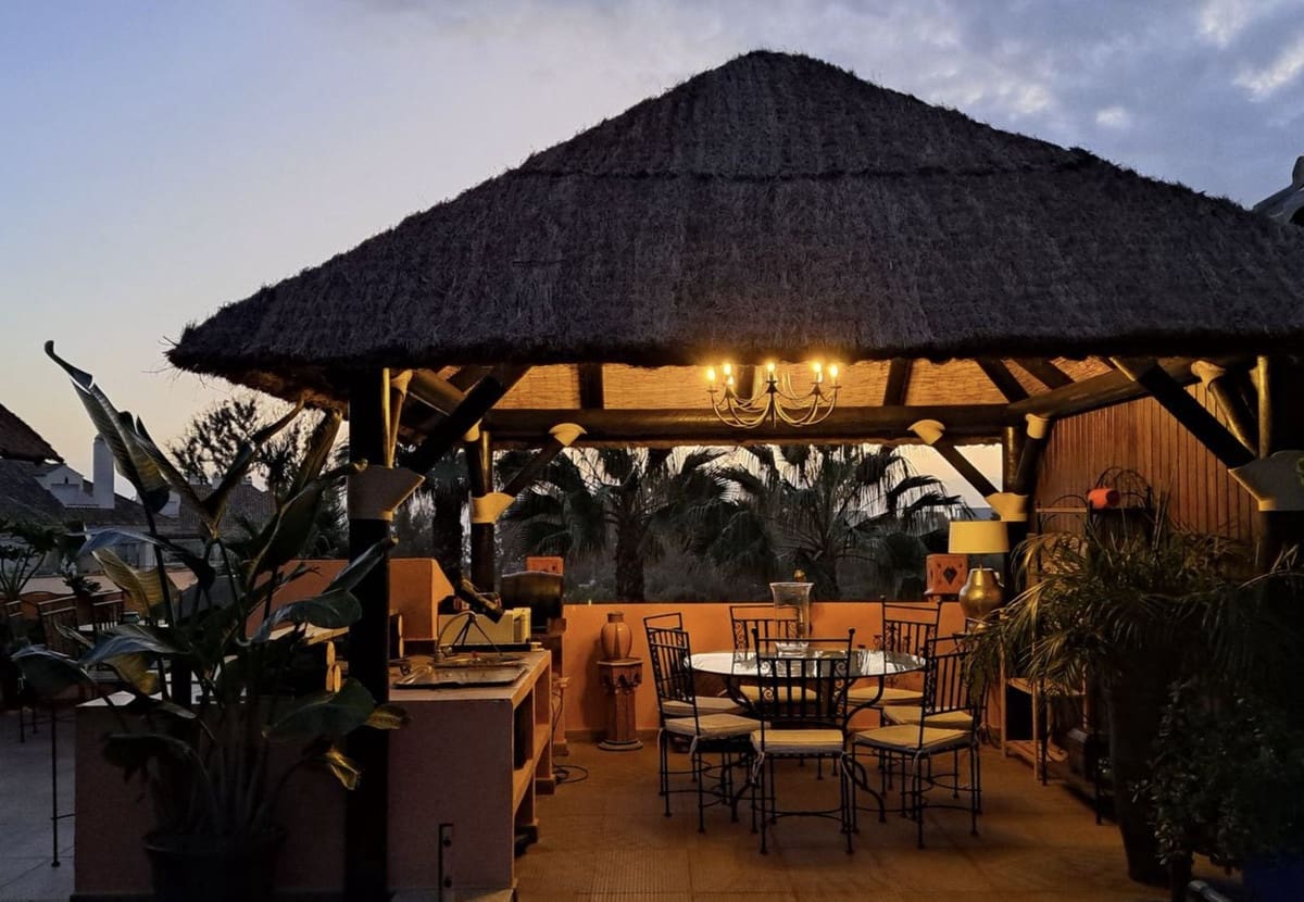 4 soveværelse Lejlighed til salg i New Golden Mile med swimmingpool garage - € 1.190.000 (Ref: 9503563)