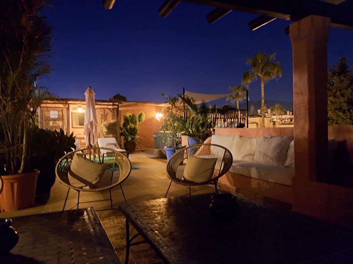 4 soveværelse Lejlighed til salg i New Golden Mile med swimmingpool garage - € 1.190.000 (Ref: 9503563)